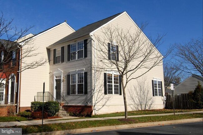 Building Photo - 13950 Lullaby Rd