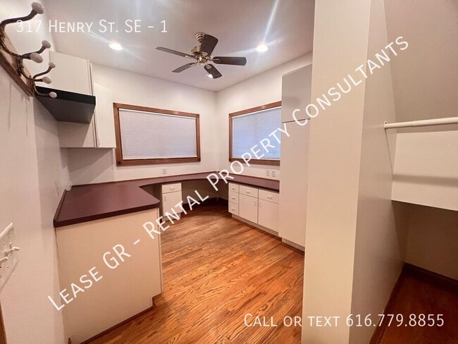 Building Photo - Two Bedroom Spacious Unit in Cherry Hill! ...