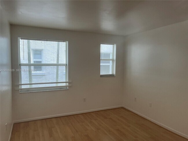 Building Photo - 1550 Drexel Ave