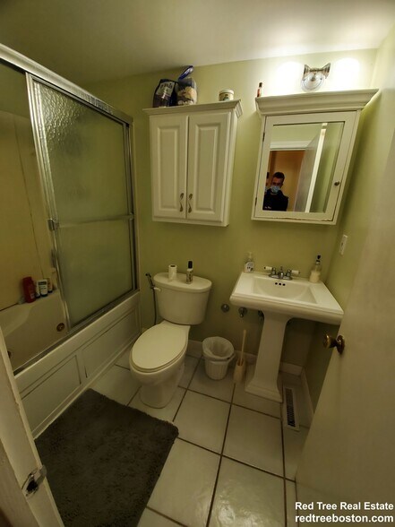 Building Photo - 162 Lake Shore Rd