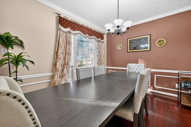 Building Photo - 2506 Parkhaven Dr