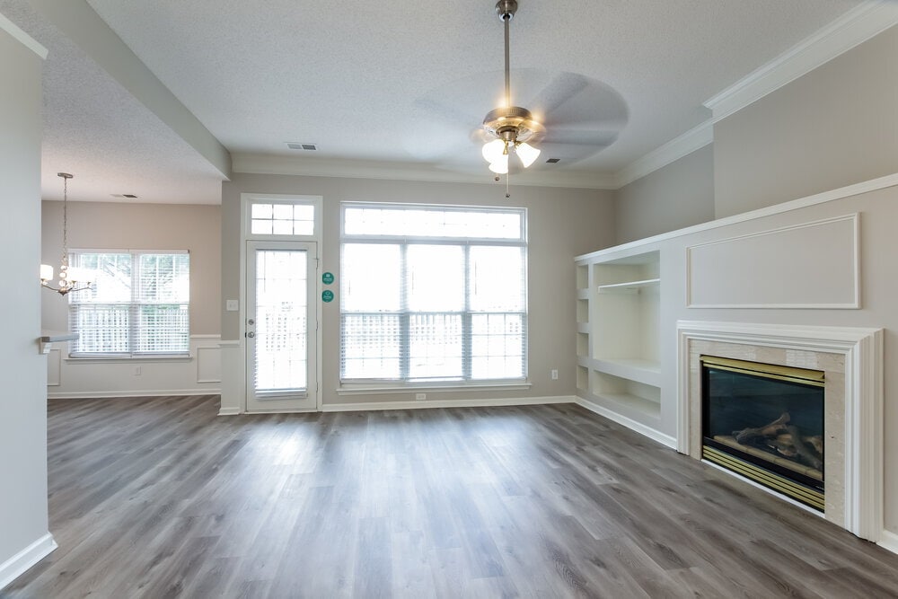 Building Photo - 11878 Meadhaven Dr