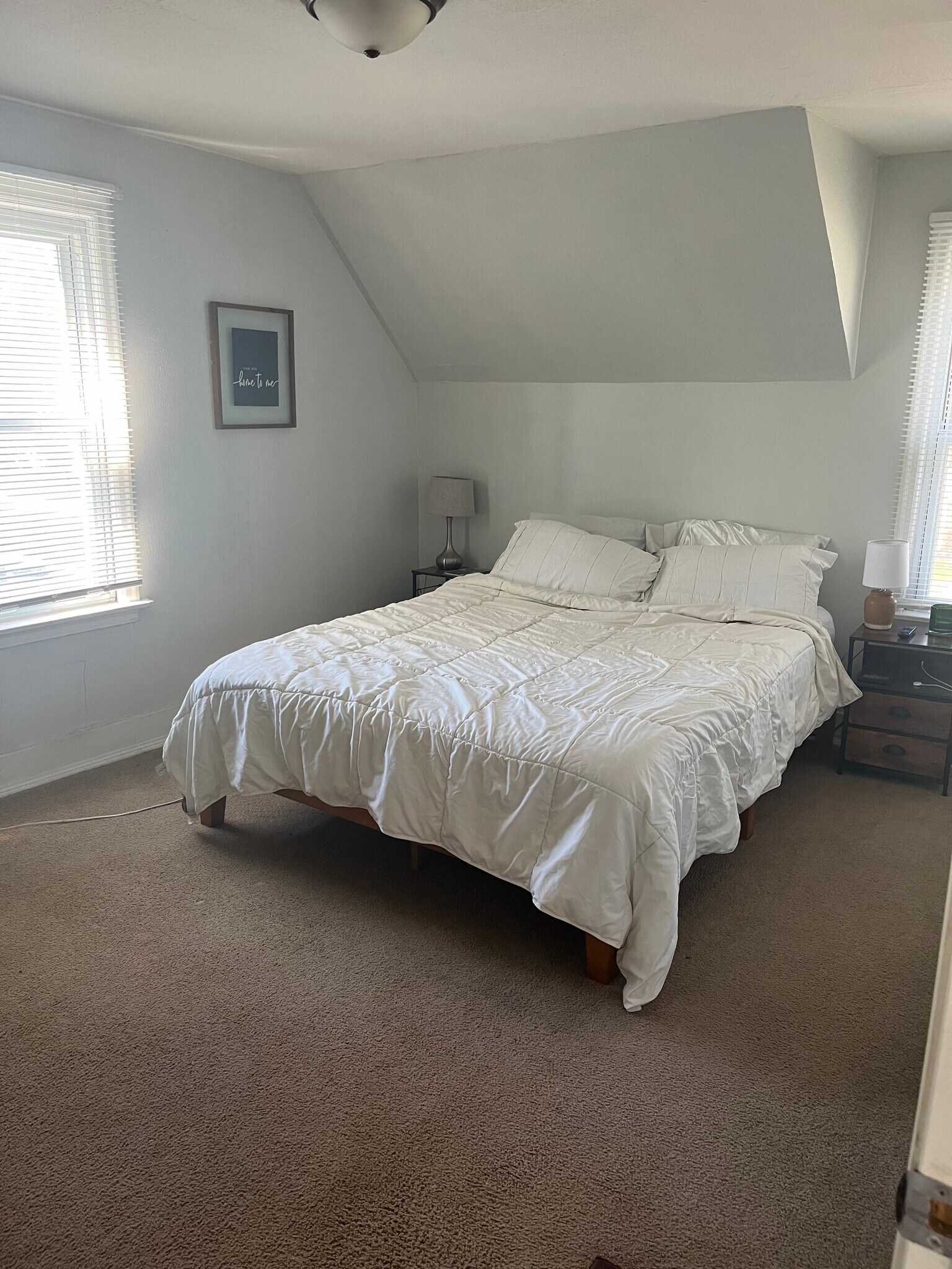 Building Photo - 632 S Anna Ave