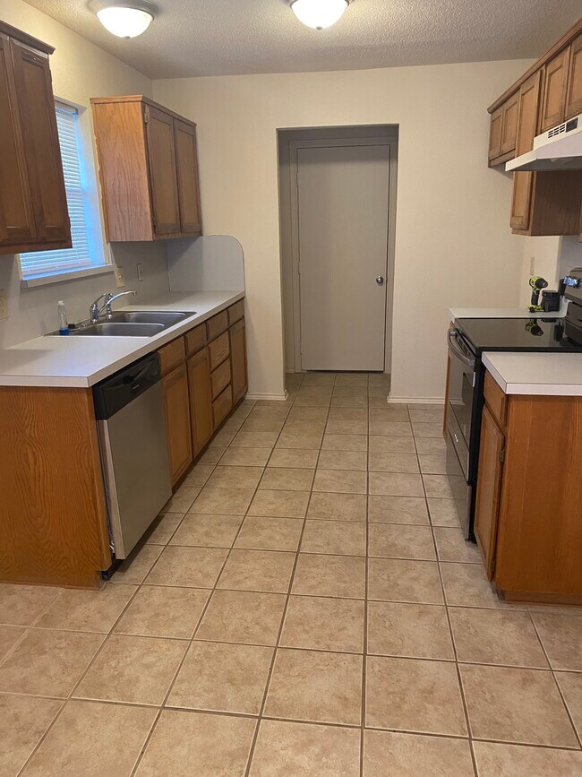 Building Photo - 201 Brook Cir