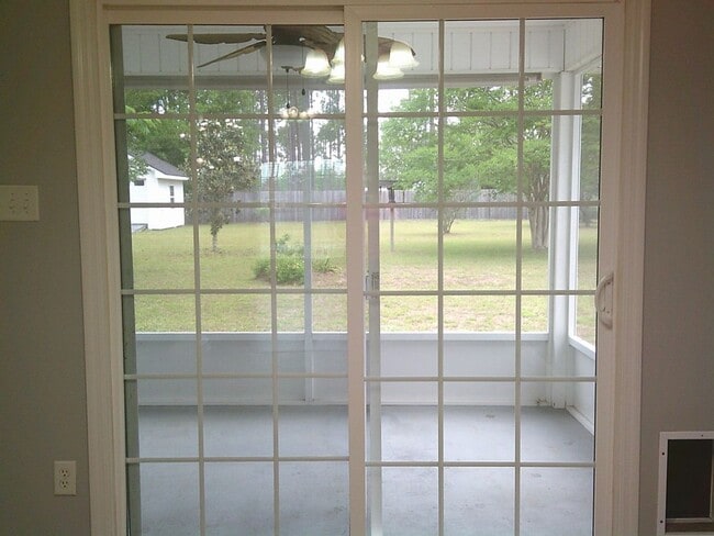 Building Photo - Spacious 3BR Home with Screened Porch, Fenced Backyard & Wired Shop in North Valdosta