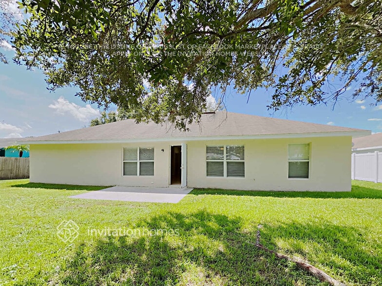 Building Photo - 409 NW Concord Dr