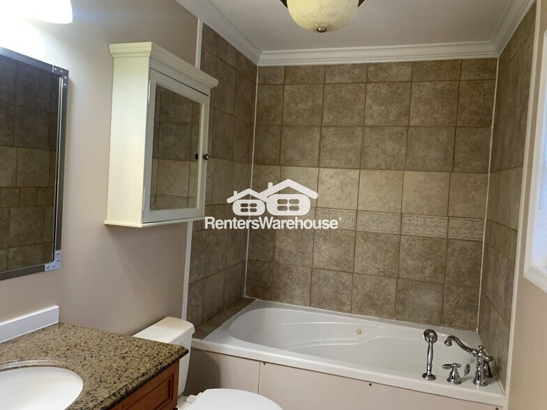 Building Photo - 27849 Pinedale Rd