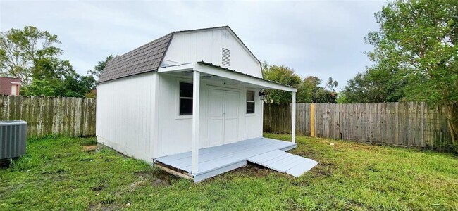 Building Photo - 129 Wagon Ln Loop