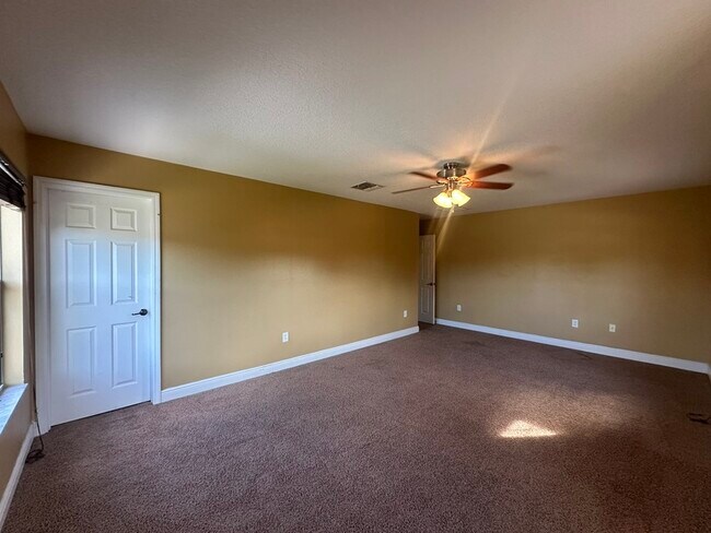 Building Photo - 2412 Country Pond Ct