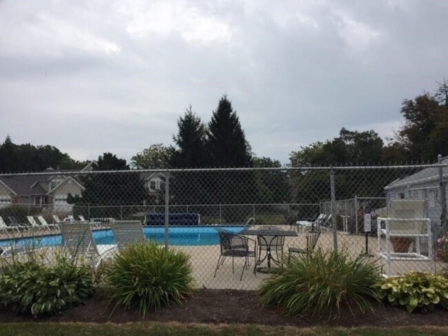 Building Photo - 3304 Baer Beach Rd