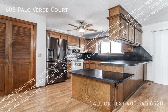 Building Photo - 605 Palo Verde Ct