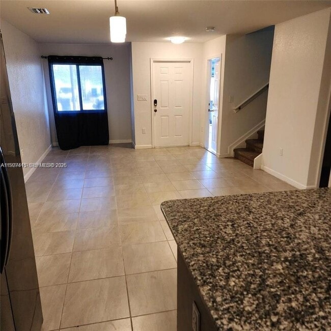 Building Photo - 5331 SW 13th Ct