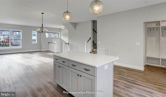 Building Photo - 403 Estate Dr