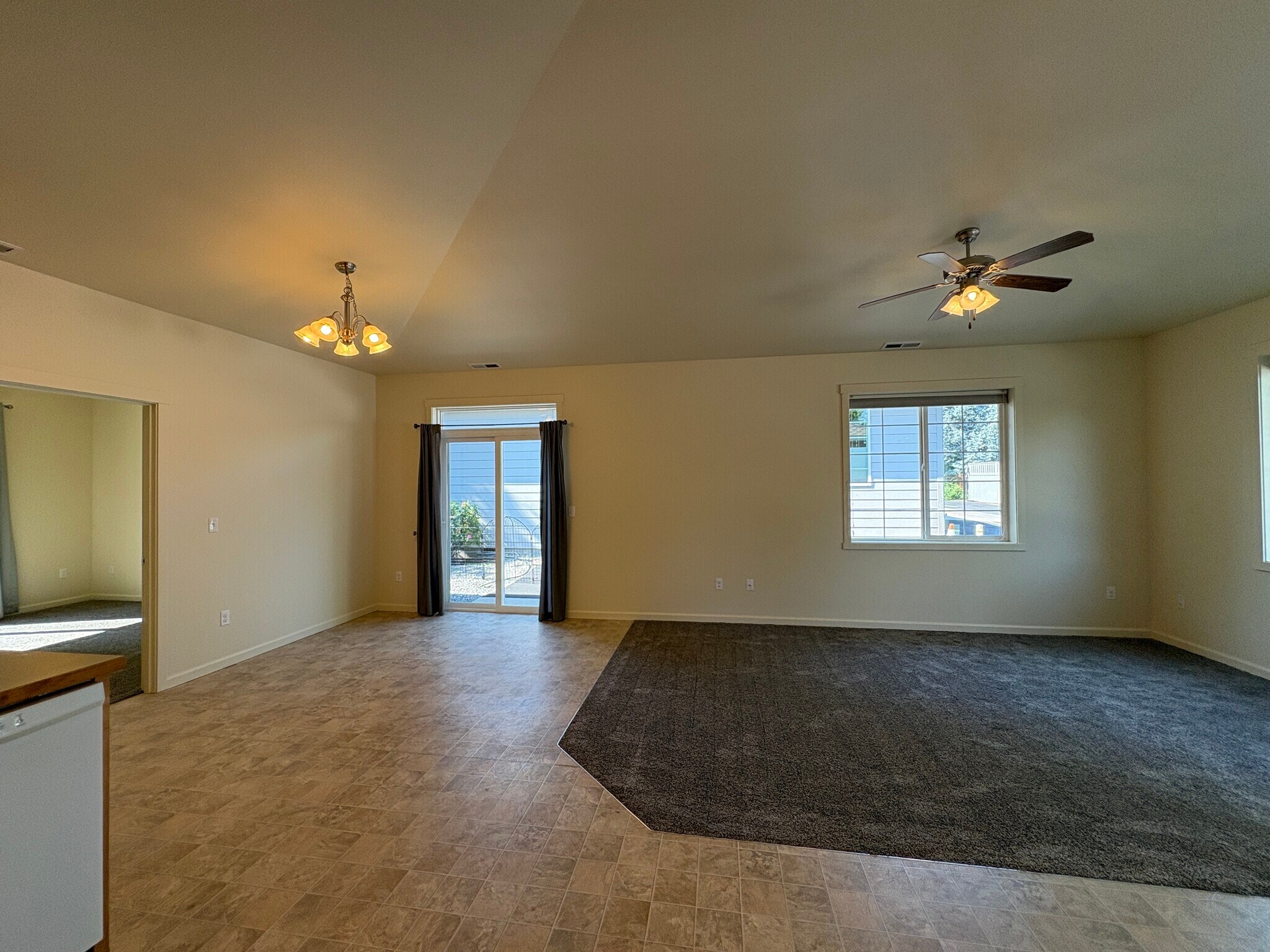 Building Photo - 1419 Springwater Ave