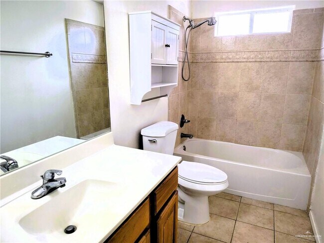 Building Photo - 3504 El Jardin St