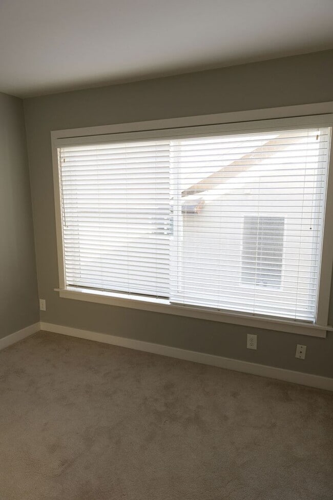 Building Photo - Coming Soon!! Henie Hills Single Family Home