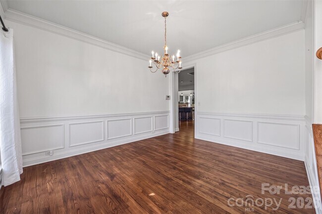 Building Photo - 415 Fischer Rd