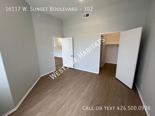 Building Photo - 16117 W Sunset Blvd