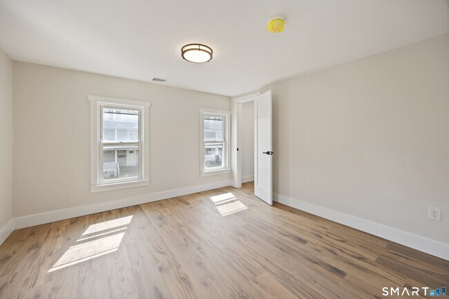 Building Photo - 54 Spring St