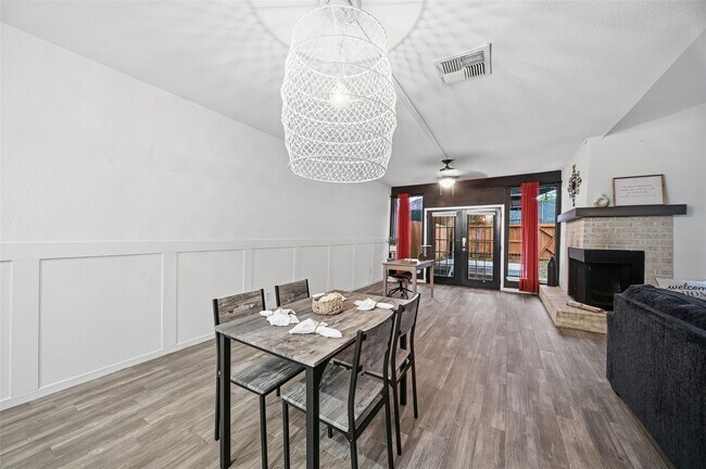 Building Photo - 3226 Poe Dr