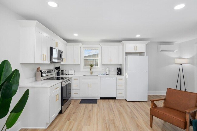 Building Photo - 4501 N Ocean Blvd