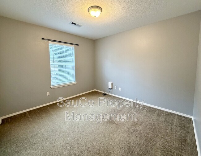 Building Photo - 4299 SE Averi Ct