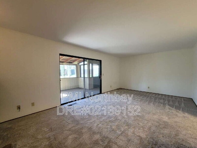 Building Photo - 3552 Larchmont Ct