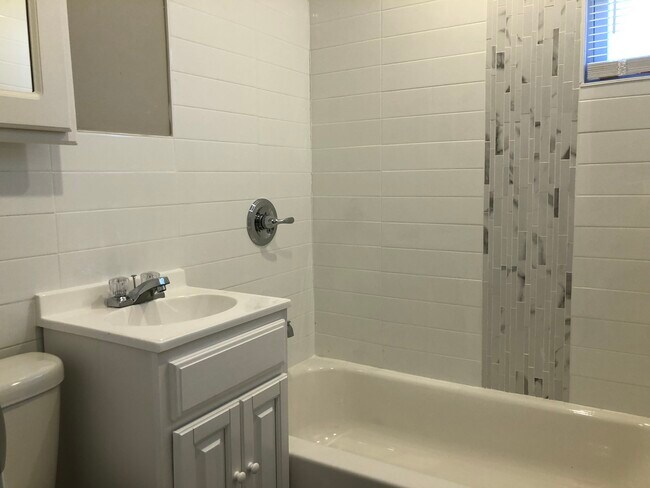 Building Photo - 96 Seaview Ave