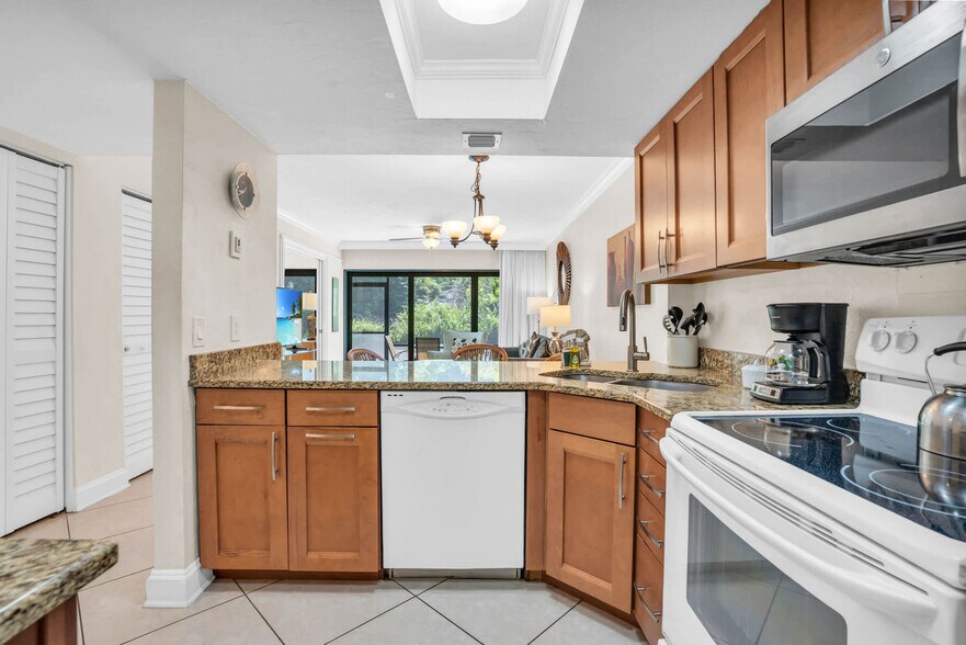 Building Photo - 600 Neapolitan Way