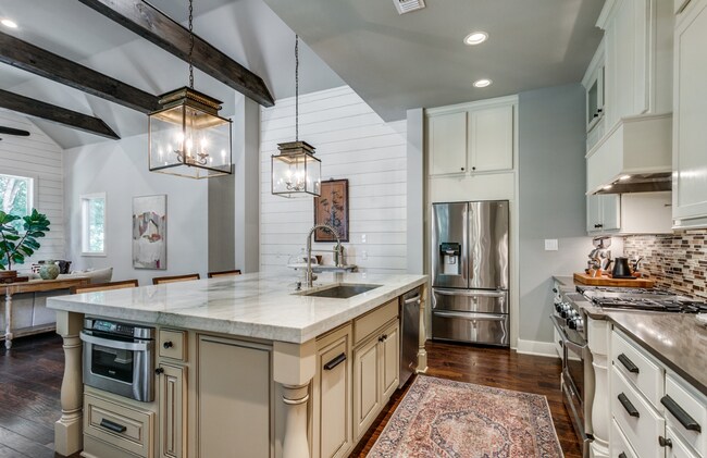 Building Photo - LUXURY ALAMO HEIGHTS 4-BEDROOM BY DABNEY HOMES