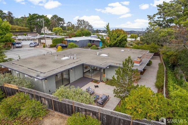Building Photo - 2055 Ticonderoga Dr