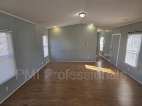 Building Photo - 934 Cranor Rd