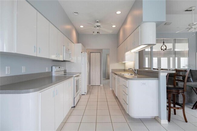 Building Photo - 23420 Peachland Blvd