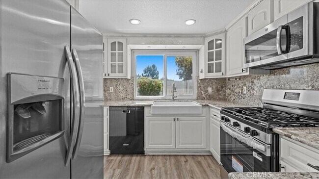Building Photo - 8250 Whispering Tree Dr