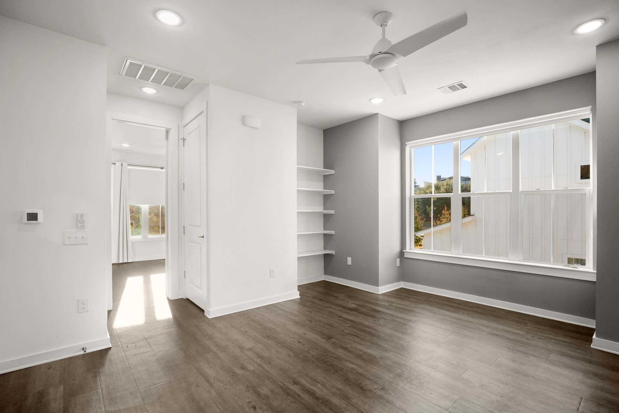 Building Photo - 2624 Metcalfe Rd