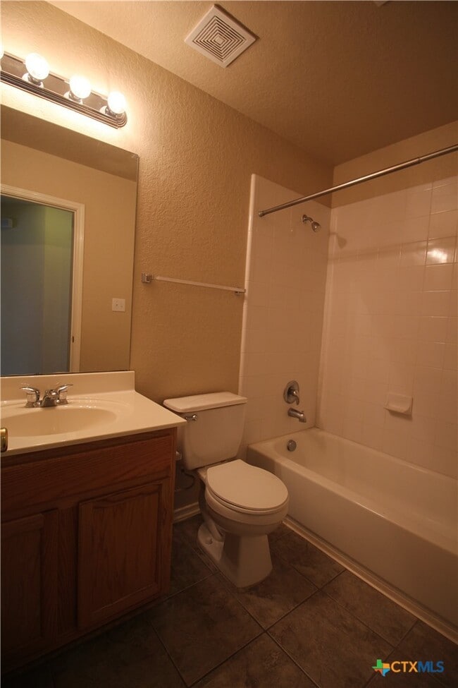 Building Photo - 249 Val Verde Dr