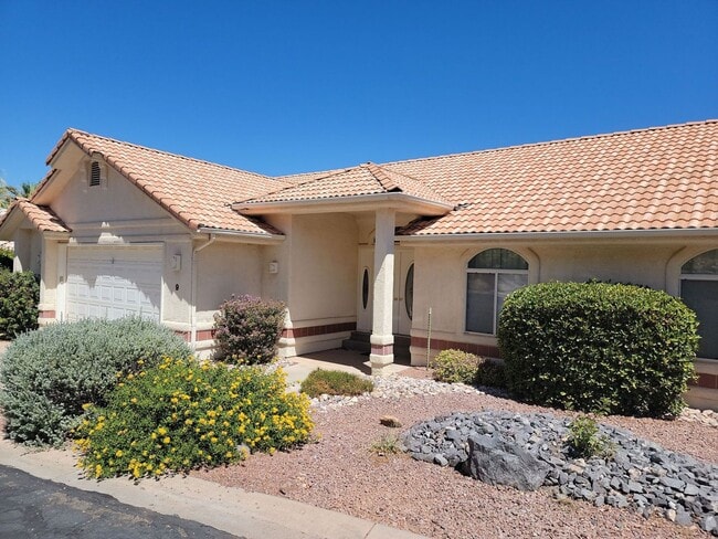 Building Photo - 4 Bedroom Retreat Overlooking Snow Canyon ...