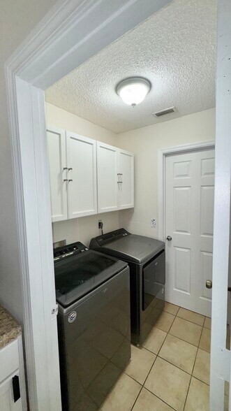 Building Photo - 662 Lynbrook St NW