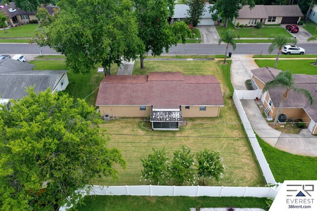 Building Photo - 1706 Western Rd