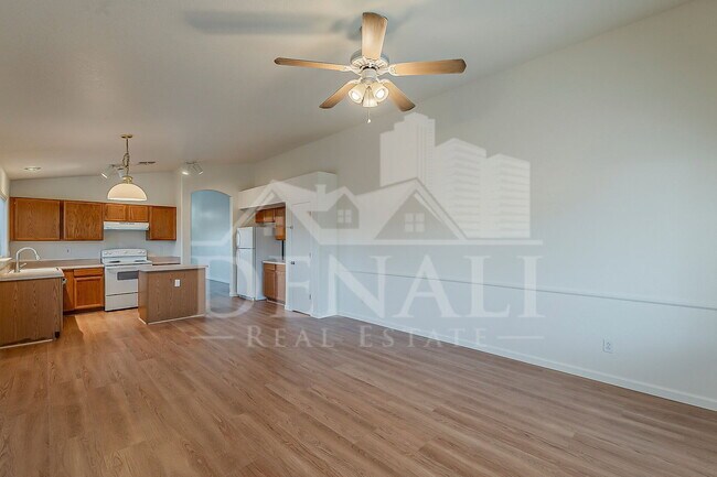 Building Photo - 3980 E Pinon Ct