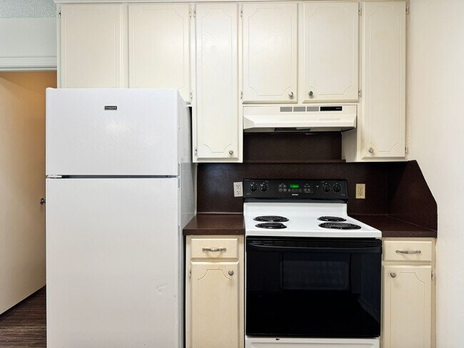 Building Photo - 3244 Stoneridge Dr