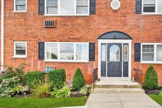 Building Photo - 1879 Crompond Rd