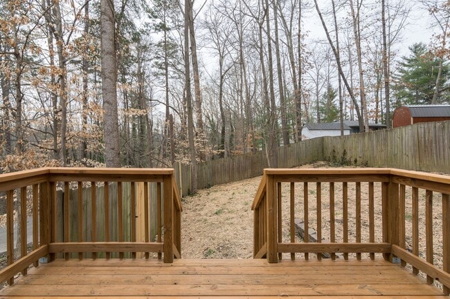 Building Photo - Central AVL - Beautiful 3/2 Cape Cod