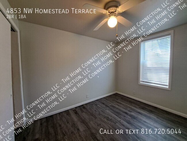 Building Photo - Clean 4-Plex Apartment-Park Hill Schools!