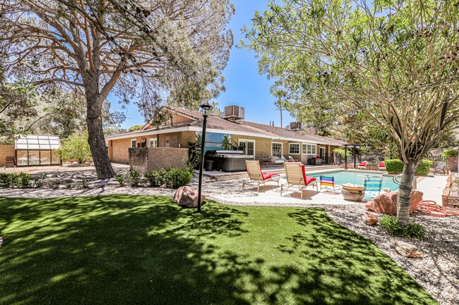 Building Photo - 2815 S Monte Cristo Way