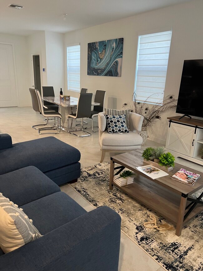 Living Room - 511 NW 17th St