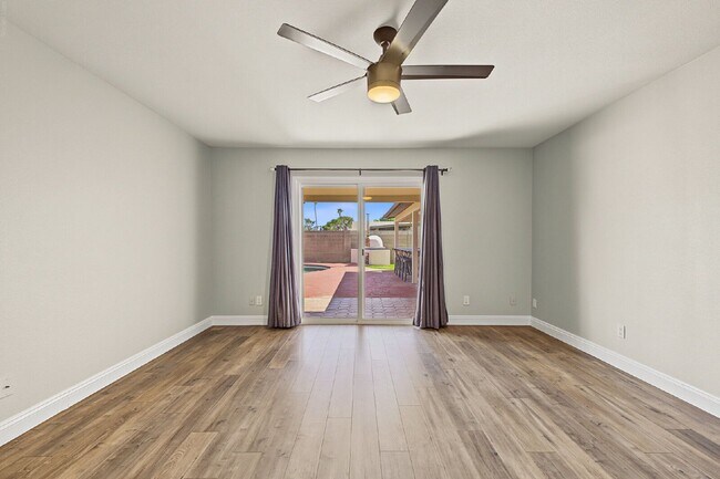 Building Photo - 13015 N 49th Pl