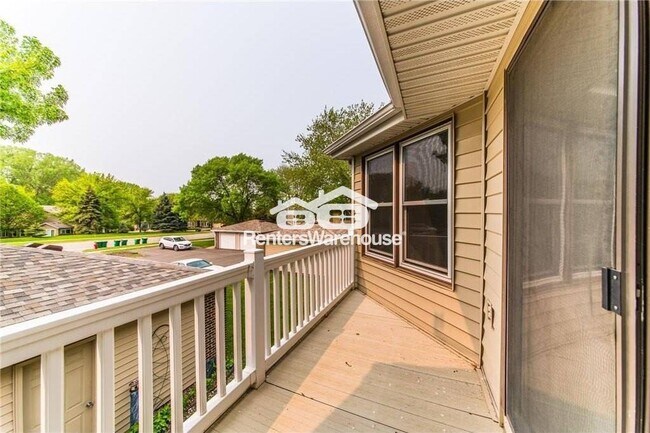 Building Photo - 1126 E Travelers Trail