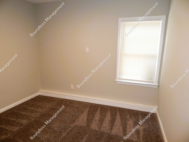 Building Photo - 2284 Alvin Dr NW