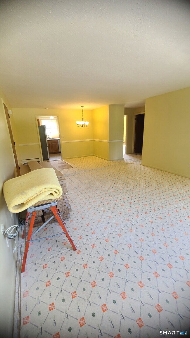 Building Photo - 285 High Path Rd